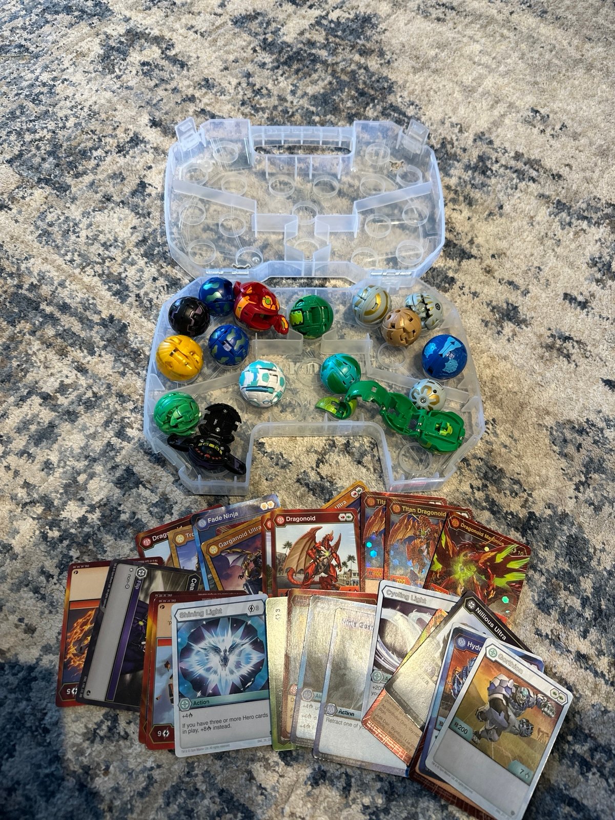 16 Bakugan Lot with Cards and Case