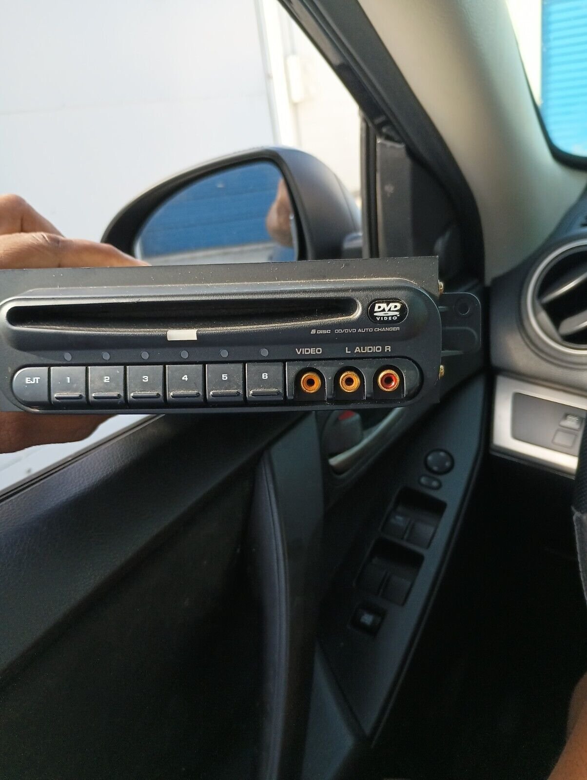 6 Disc DVD/CD Player (ICN) P05094033AC CHRYSLER TOWN CNTRY 05 06 07 OEM