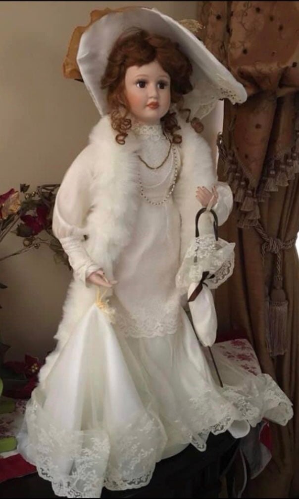 animated victorian doll