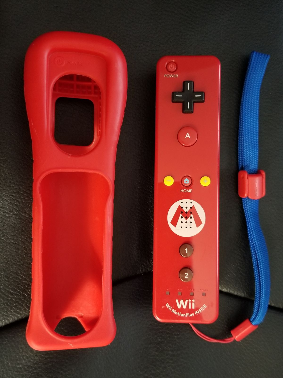 Mario Edition - Red / Blue Wii Remote!