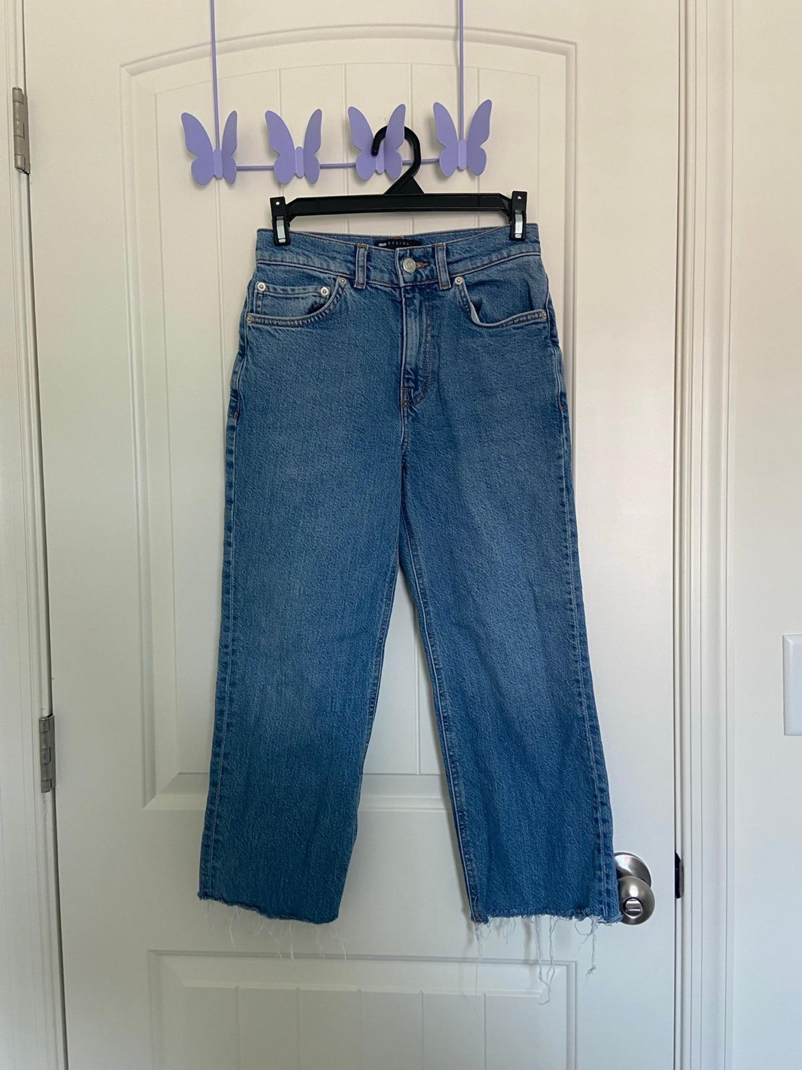 EUC | ASOS Design women’s distressed hem jeans — size 26