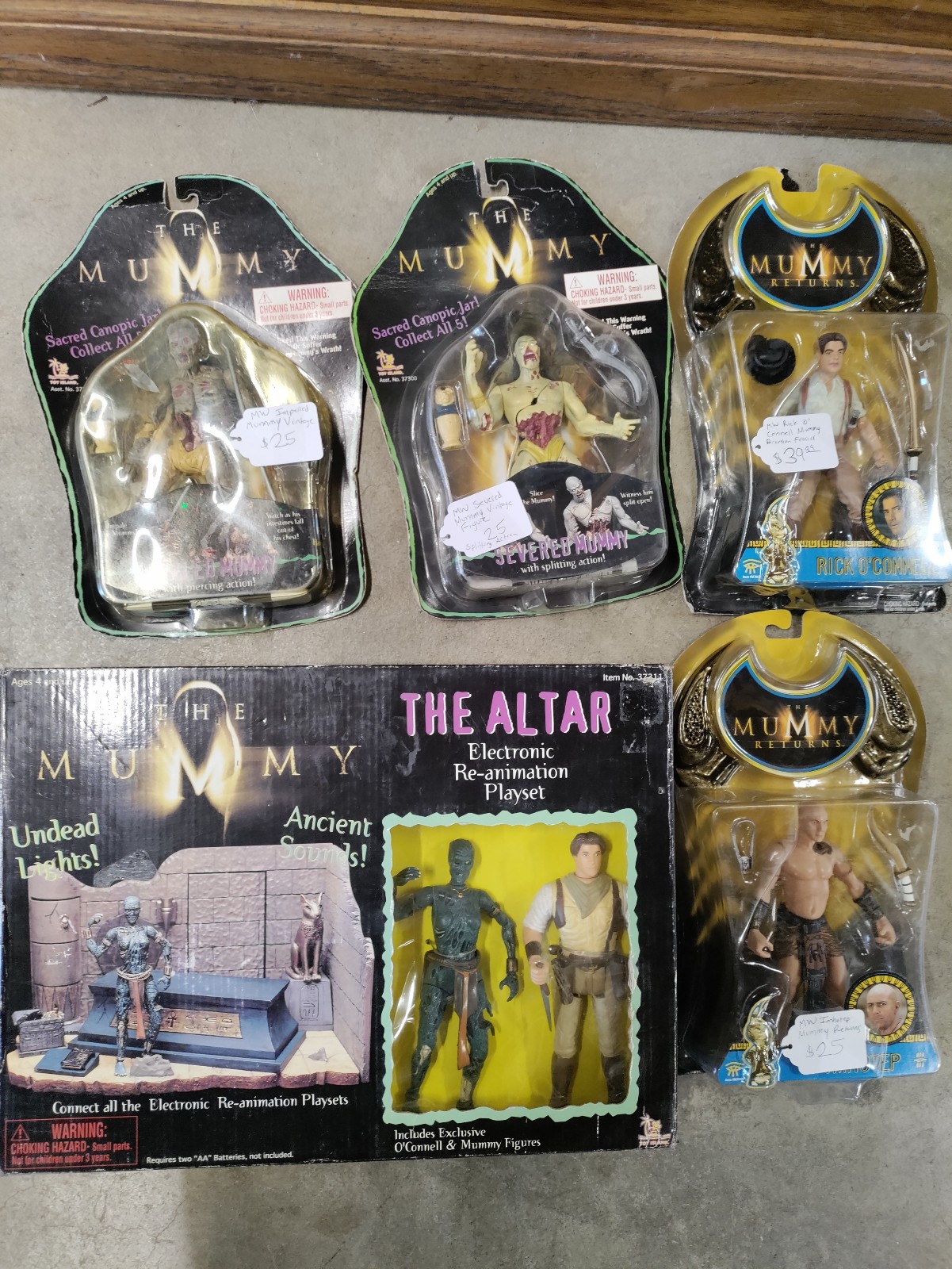 Vintage Mummy Altar Playset selling and Action Figures Lot