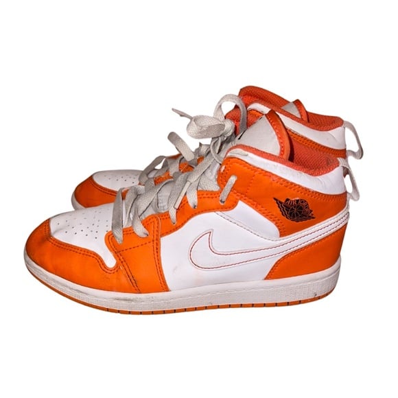 Nike Air Jordan 1 Mids : Kids Size 2.5 Youth : GUC: Orange & White: Streetwear