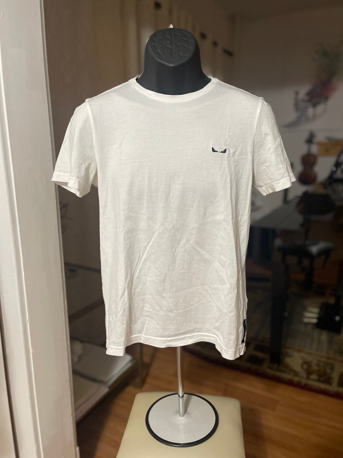 EUC Men's Size Small Fendi I See You Eyes White Cotton T