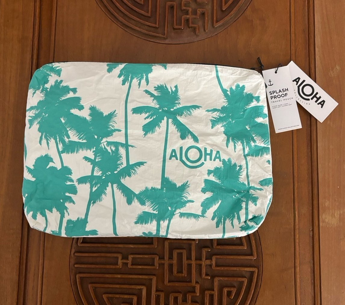 NWT ALOHA Collection Splash Proof Mid Size Travel Pouch