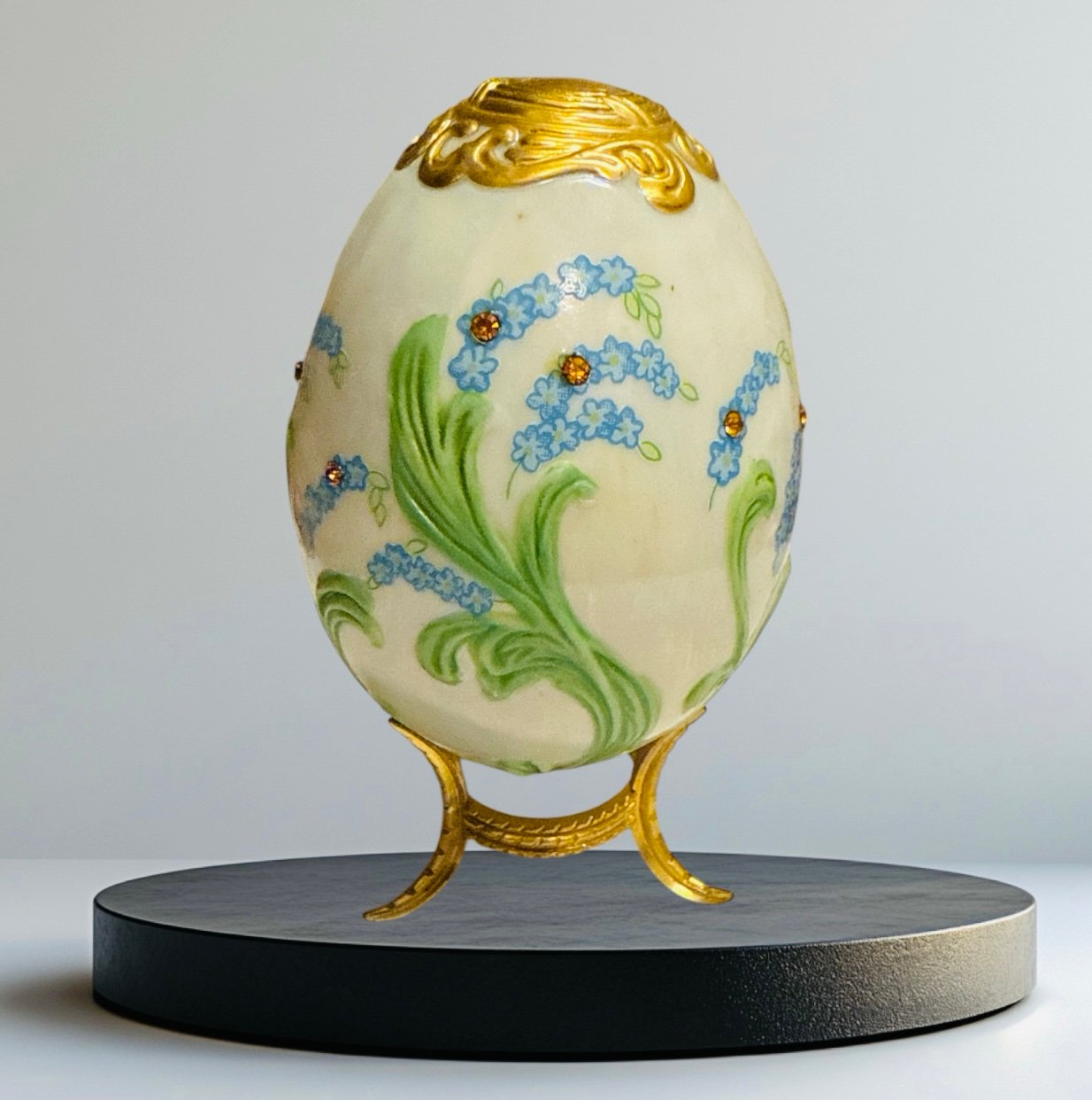 VTG. EGG STAND W. FABERGE IMPERIAL JEWELED FLOWER DESIGN GREEN BY FRANKLIN MINT.