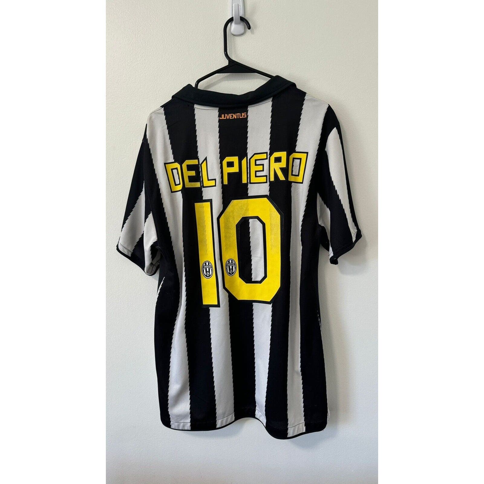 Juventus Jersey Home 2010/11 #10 Del Piero (Large)