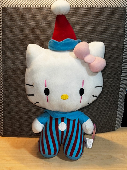 Hello Kitty Circus Clown Fiesta Plush 18 Large 2014 NWT