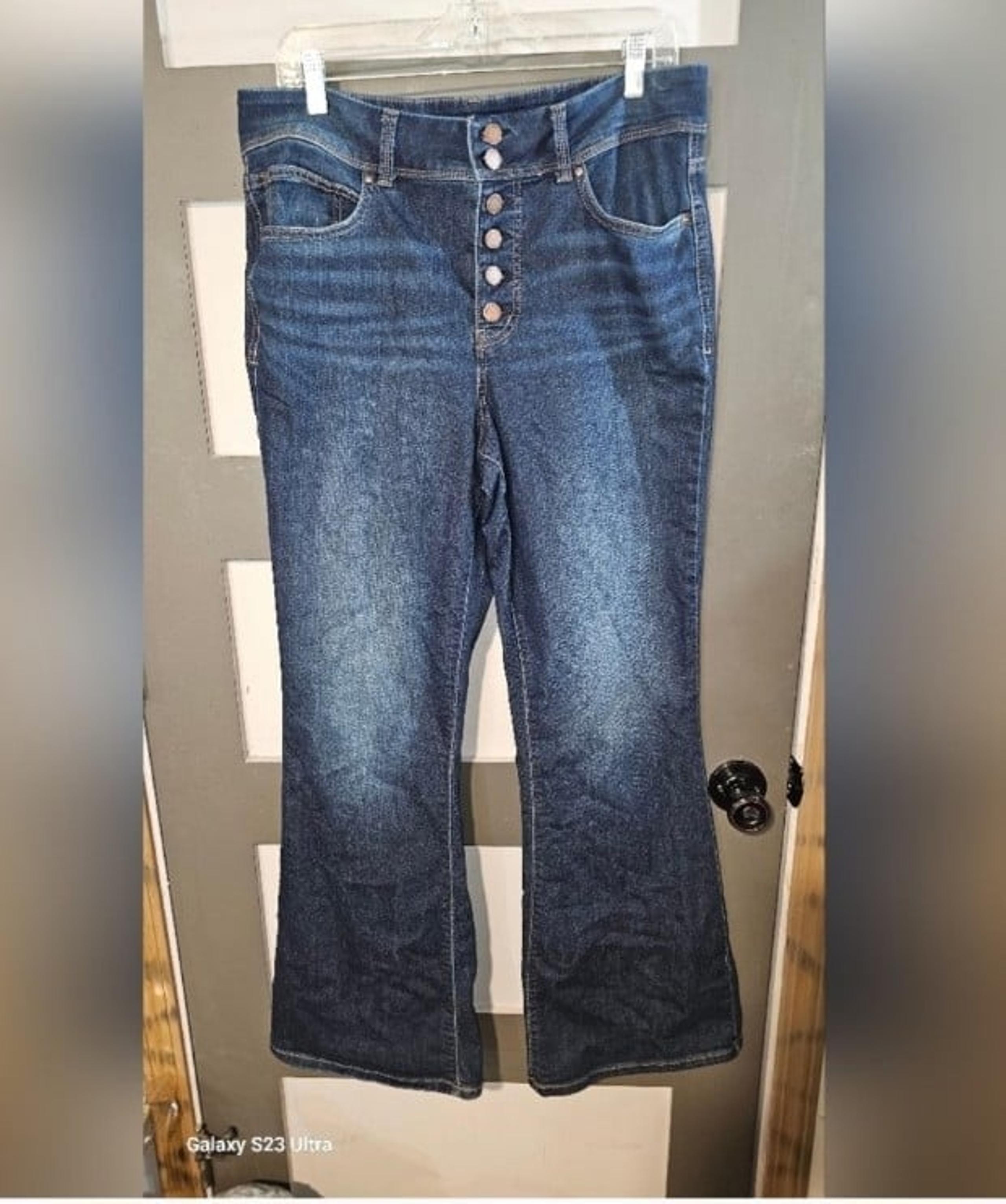 Maurices Everflex High-Rise Flare Jeans-SZ 14- Like New