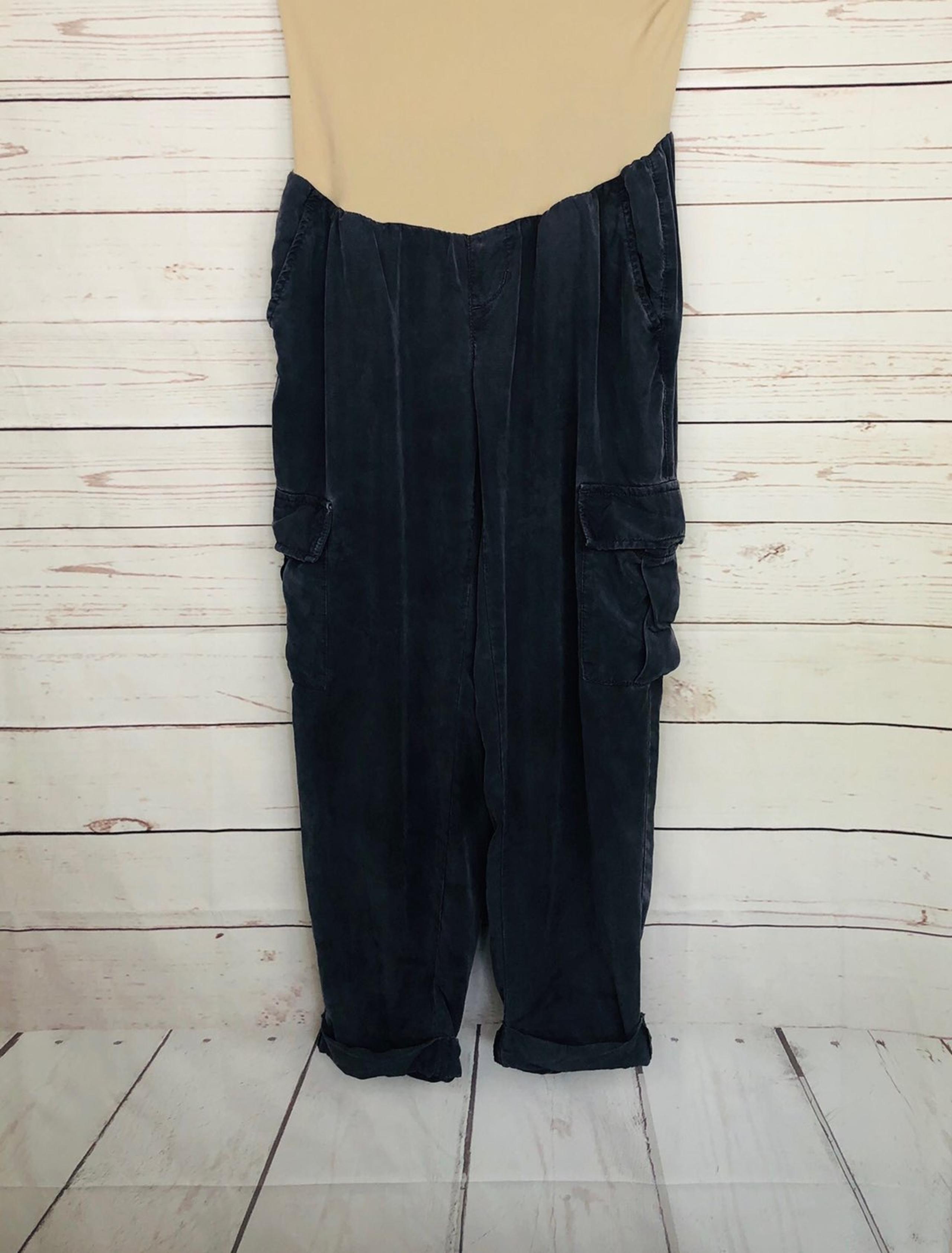 A Pea In The Pod Cargo Pants Medium