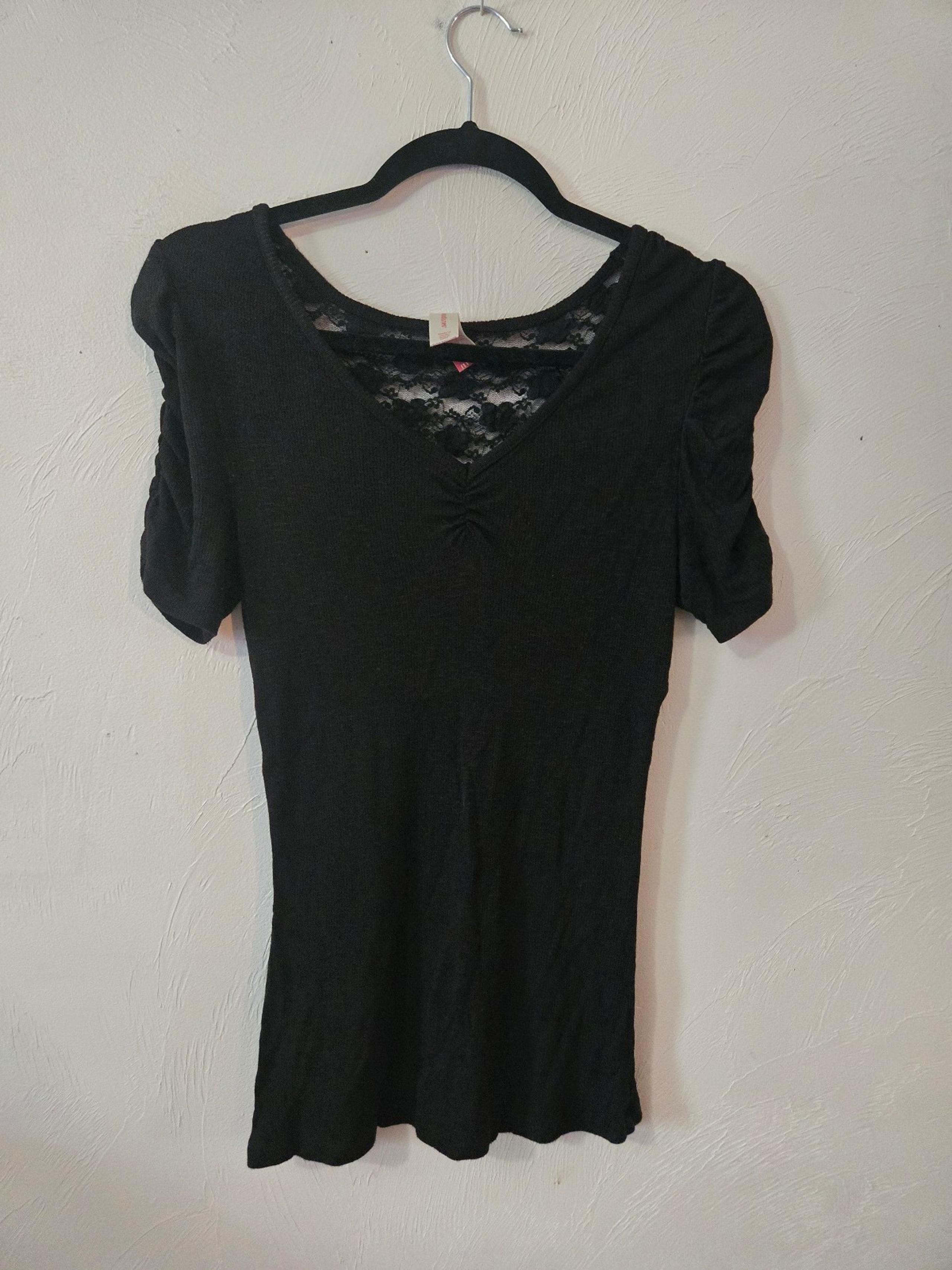 Womens shirt - No Boundaries