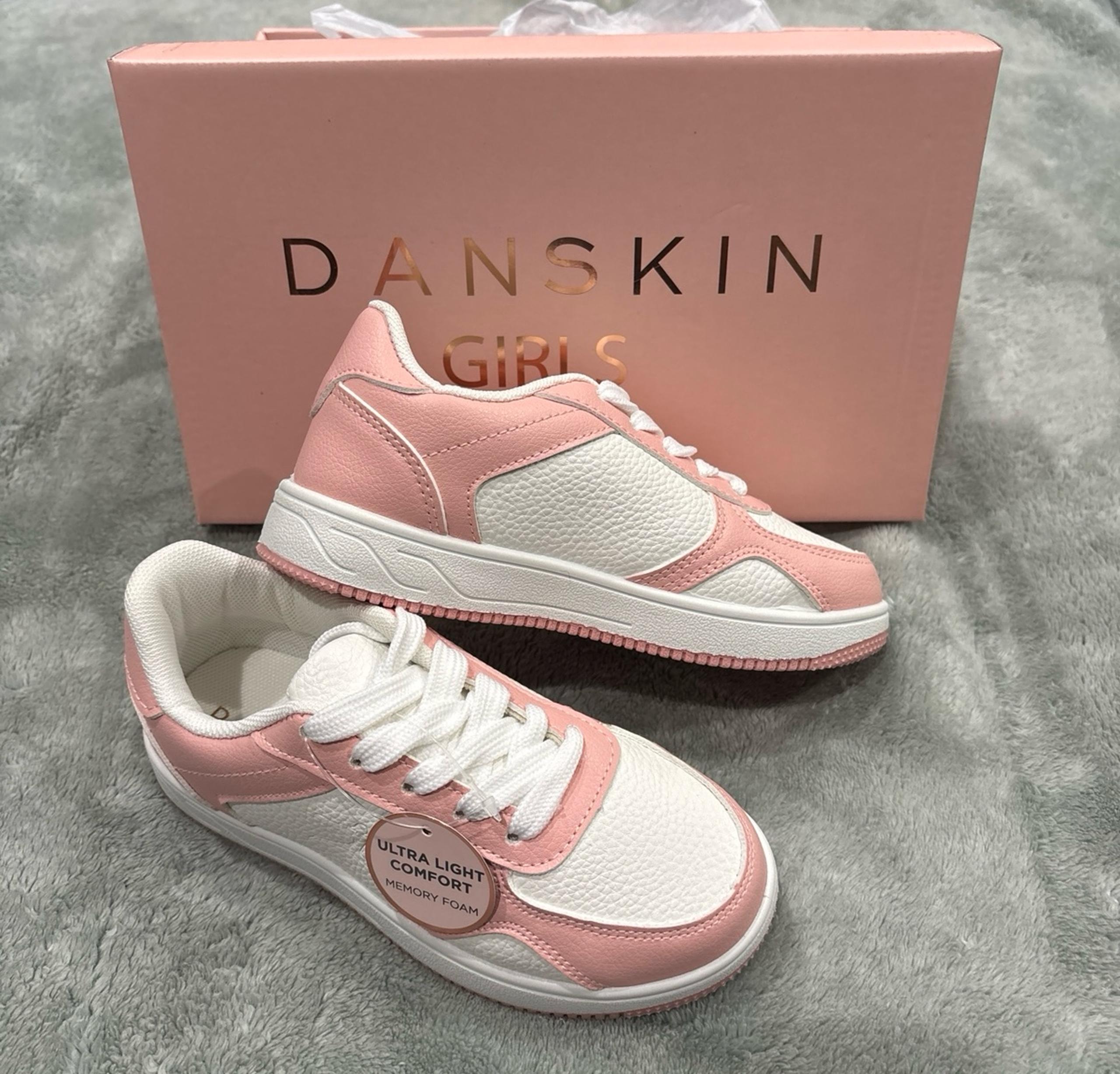 Danskin Girls Athletic Tennis Shoes Sneakers Blush Size 12 NWT