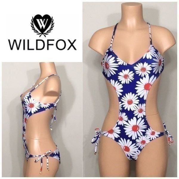 New. WILDFOX Patriotic Daisy monokini. NWOT