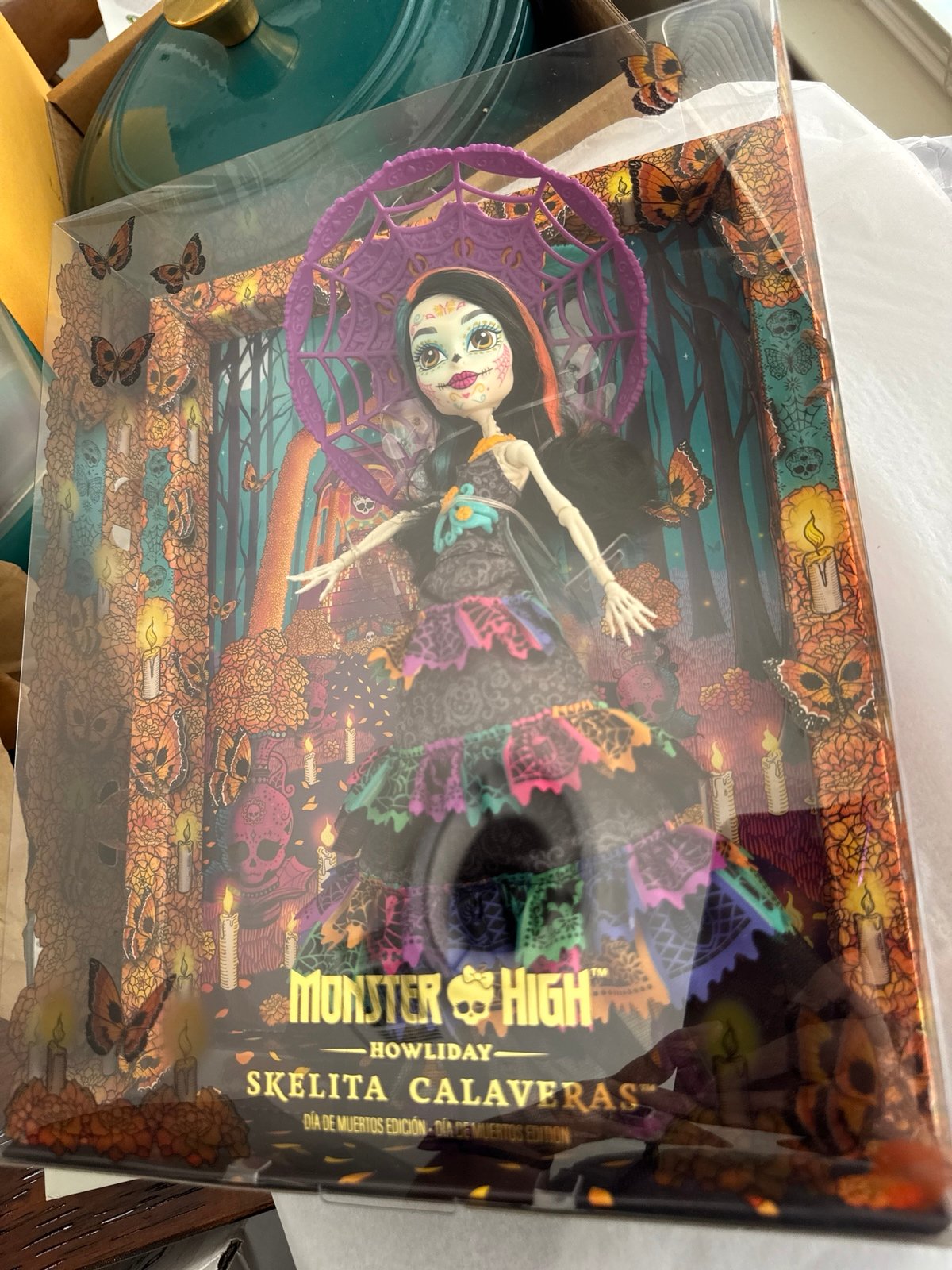 Mattel Monster High Howliday Skelita Doll. Nib