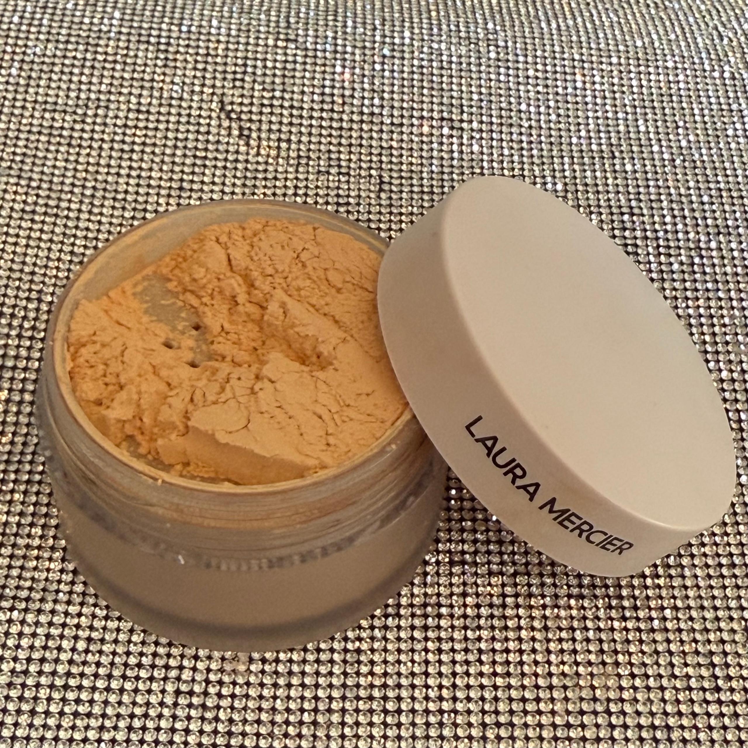 Laura Mercier Ultra Blur Talc-Free Translucent HONEY Loose Setting Powder