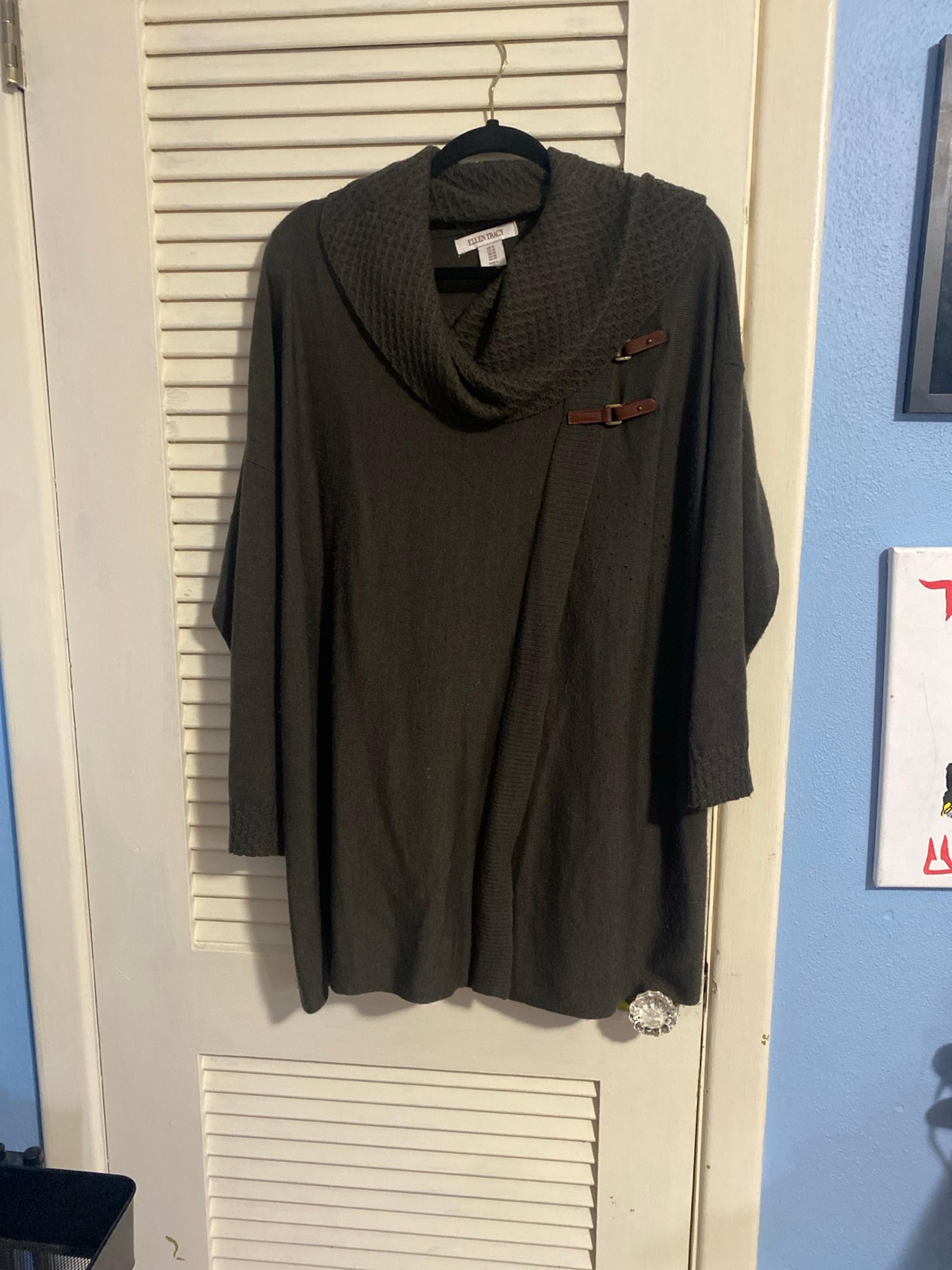 Ellen tracy cow neck seeater dark green