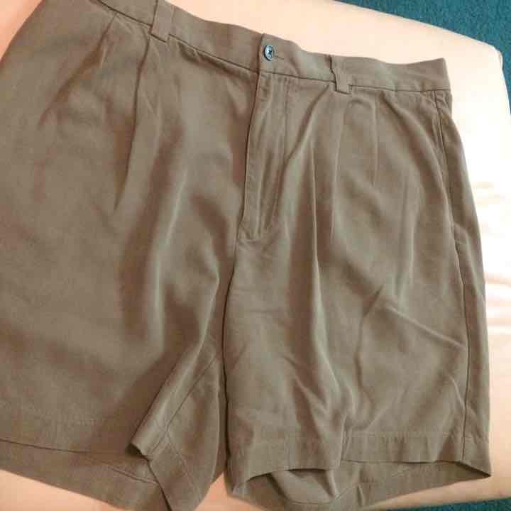 Tommy Bahama size 36 Dress short