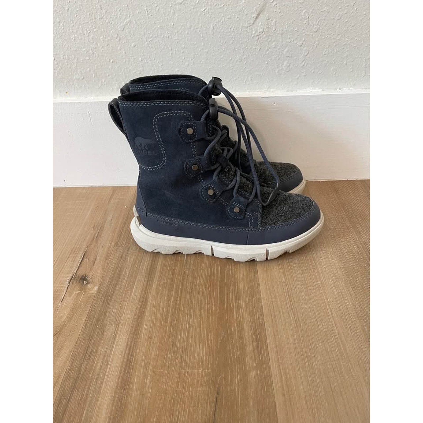 Kid’s Sorel Explore Waterproof Insulated Snow Boots Navy Size Youth 2