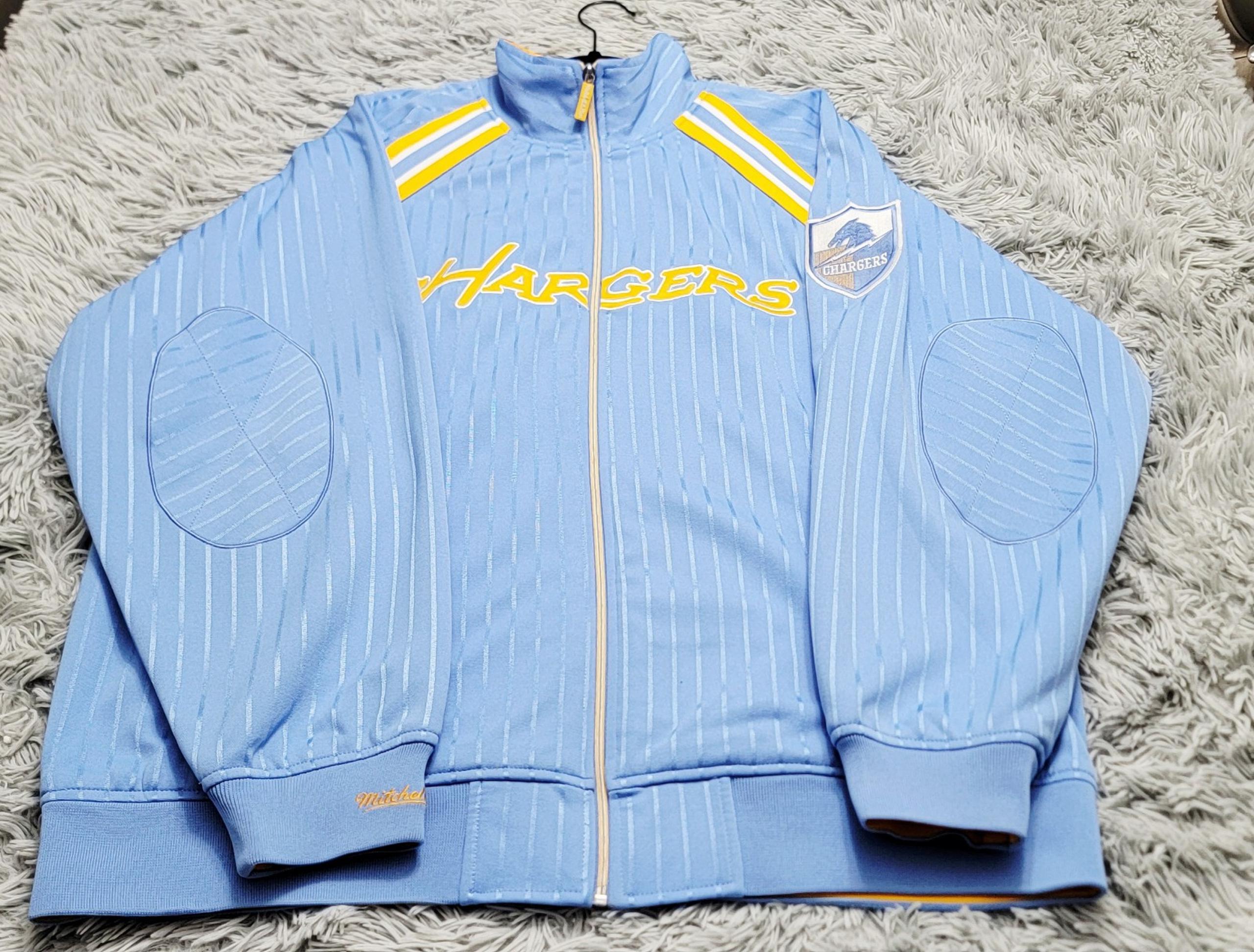 Size XL Mitchell & Ness Throwback NFL San Diego Chargers Men's Full Zip Jacket.