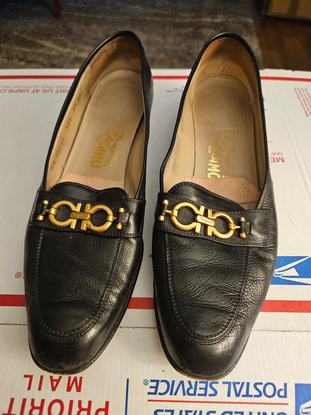Salvatore Ferragamo women's shoes size 9.5 AA made in Italy