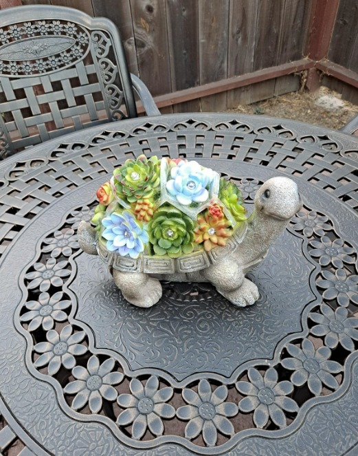 Solar Garden Statues Turtle Figurine Garden Decor with 7 LEDs Succulent