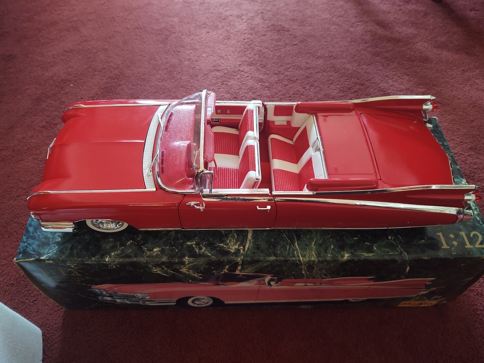 Maisto large 1:12 Scale 1959 Cadillac