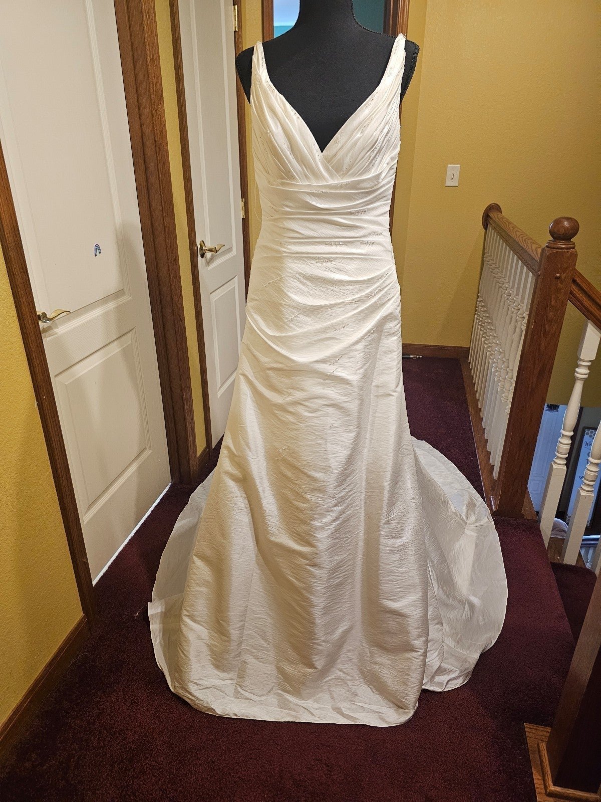 New Casablanca Sample Wedding Dress Size 10