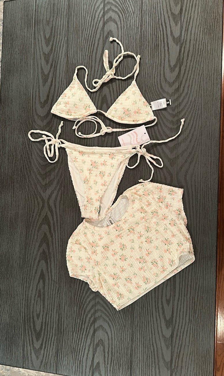 Dippin Daisy’s Swim- 3 piece set !