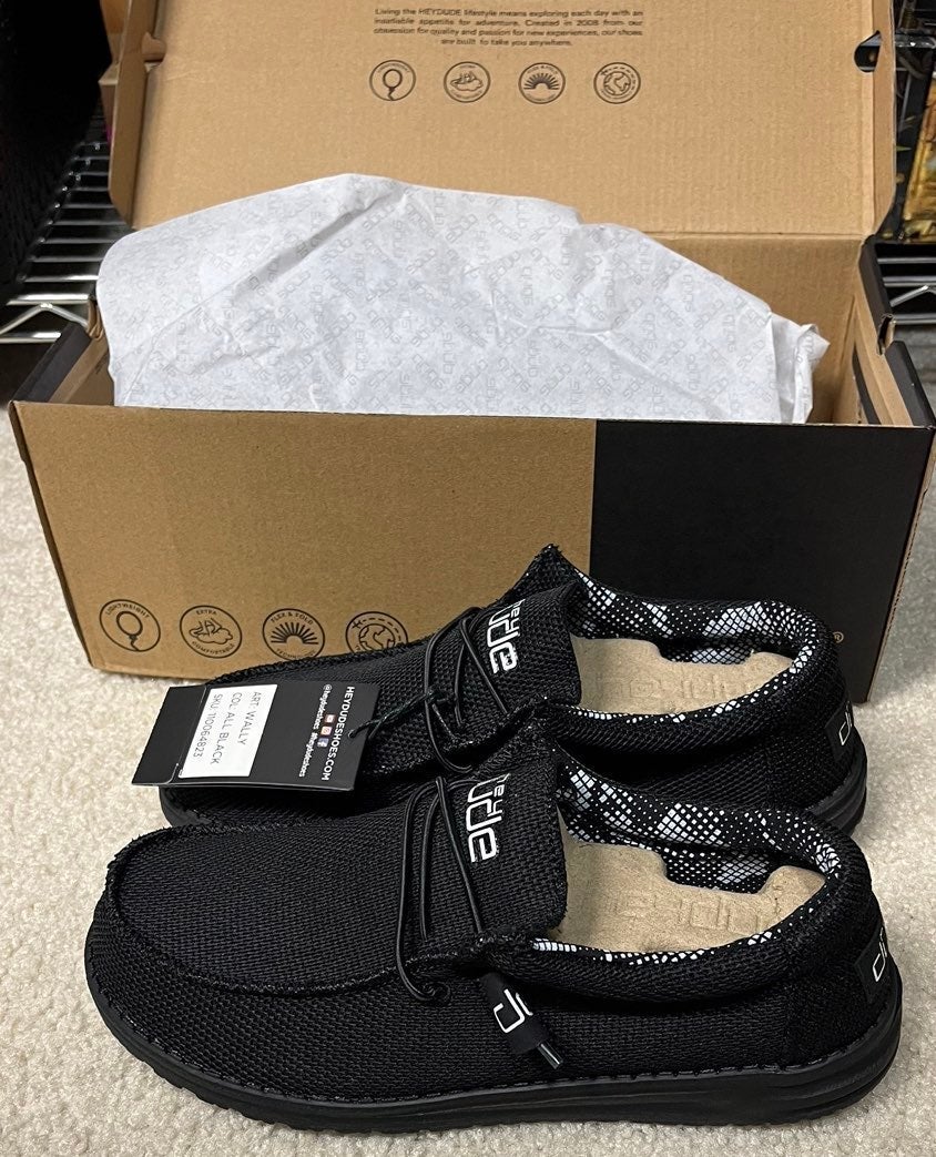 Hey Dude Shoes Wally All Black Mens Size 6 Womens 8 Buckle Exclusive