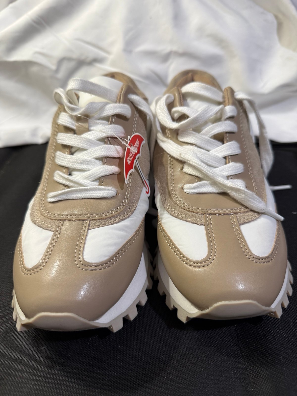 Blonde Women’s Lily Waterproof Lug Sneakers W/Size 8