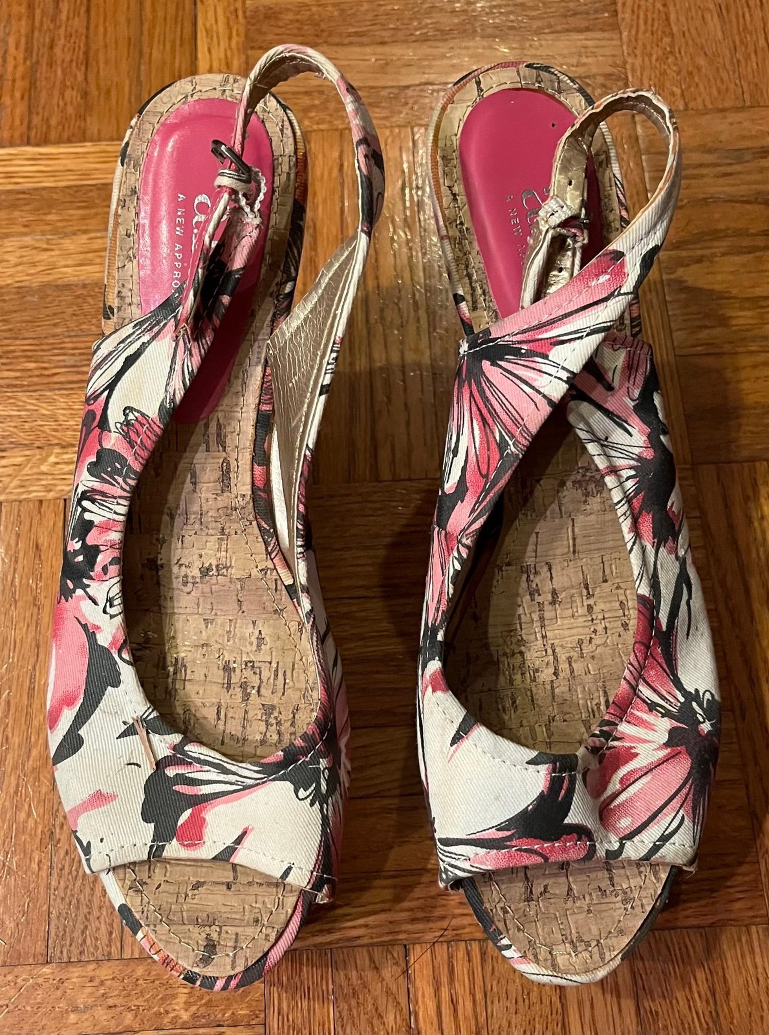 Pink & black flowered Womens heels a.n.a size 8 1/2