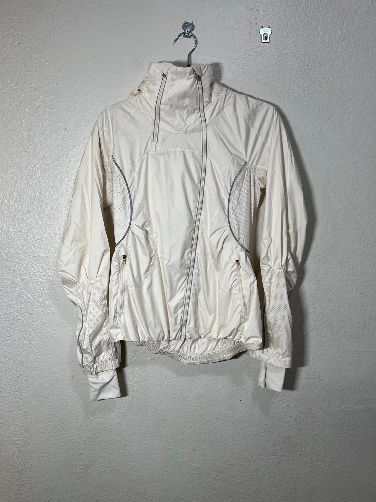 Lululemon Run: Inspire Jacket Full Zip Hooded Ghost Ivory Size 4