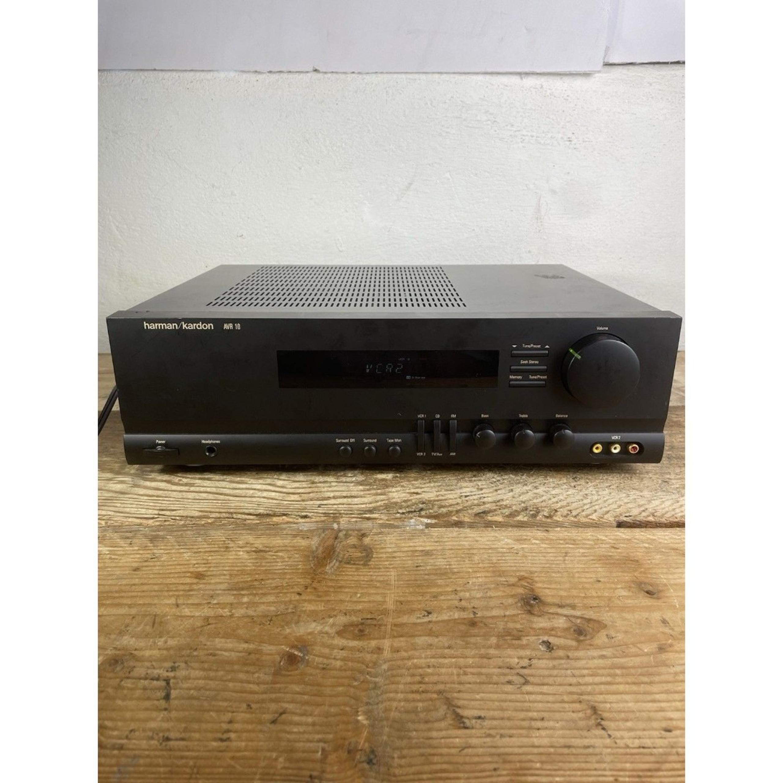 Harman/Kardon AVR 10 Audio Video 5.1 Ch. Pro-Logic No remote Great Condition