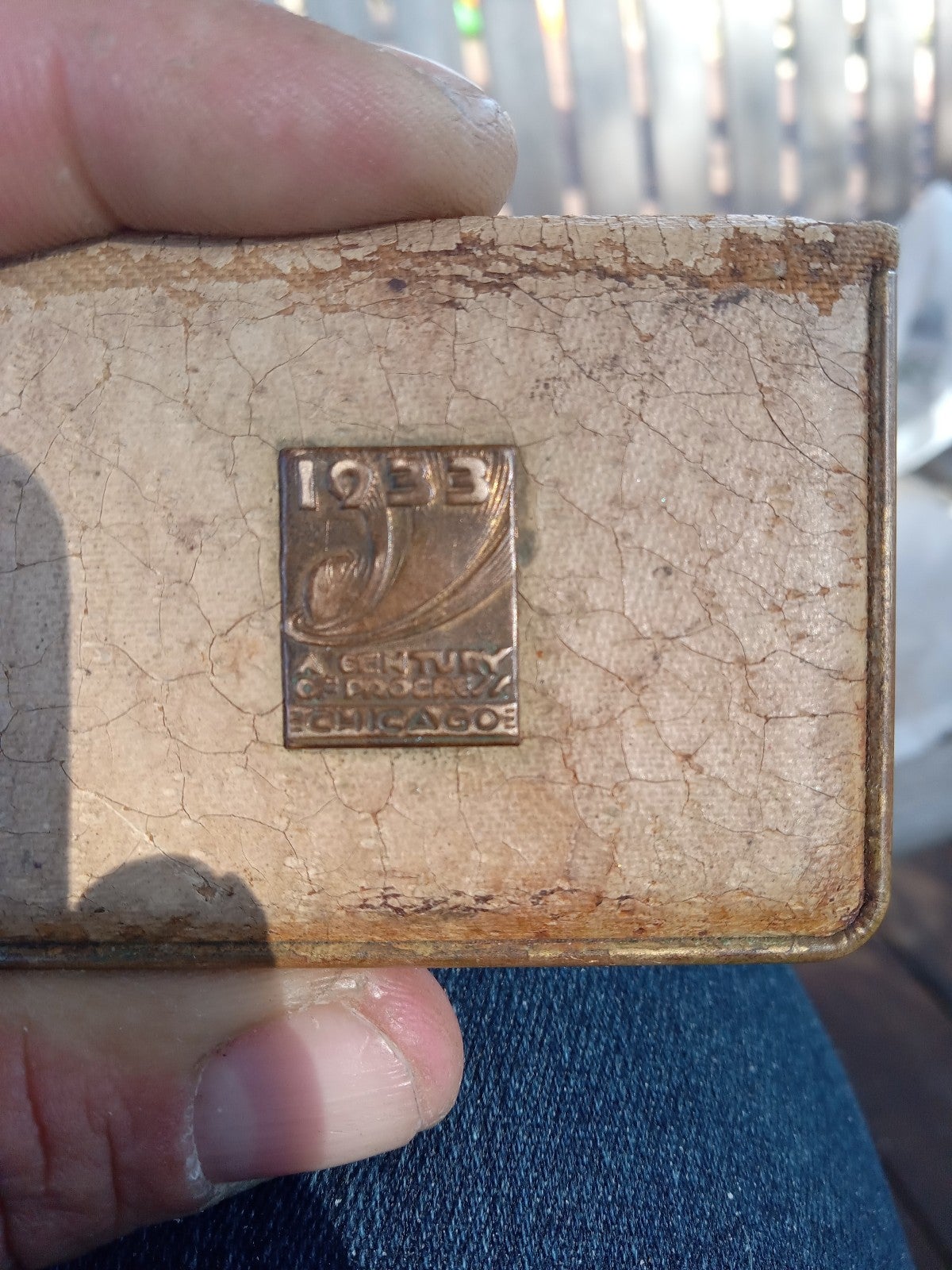 1933 A Centery of Procroess Chicago 14kt yellow gold wemons compact