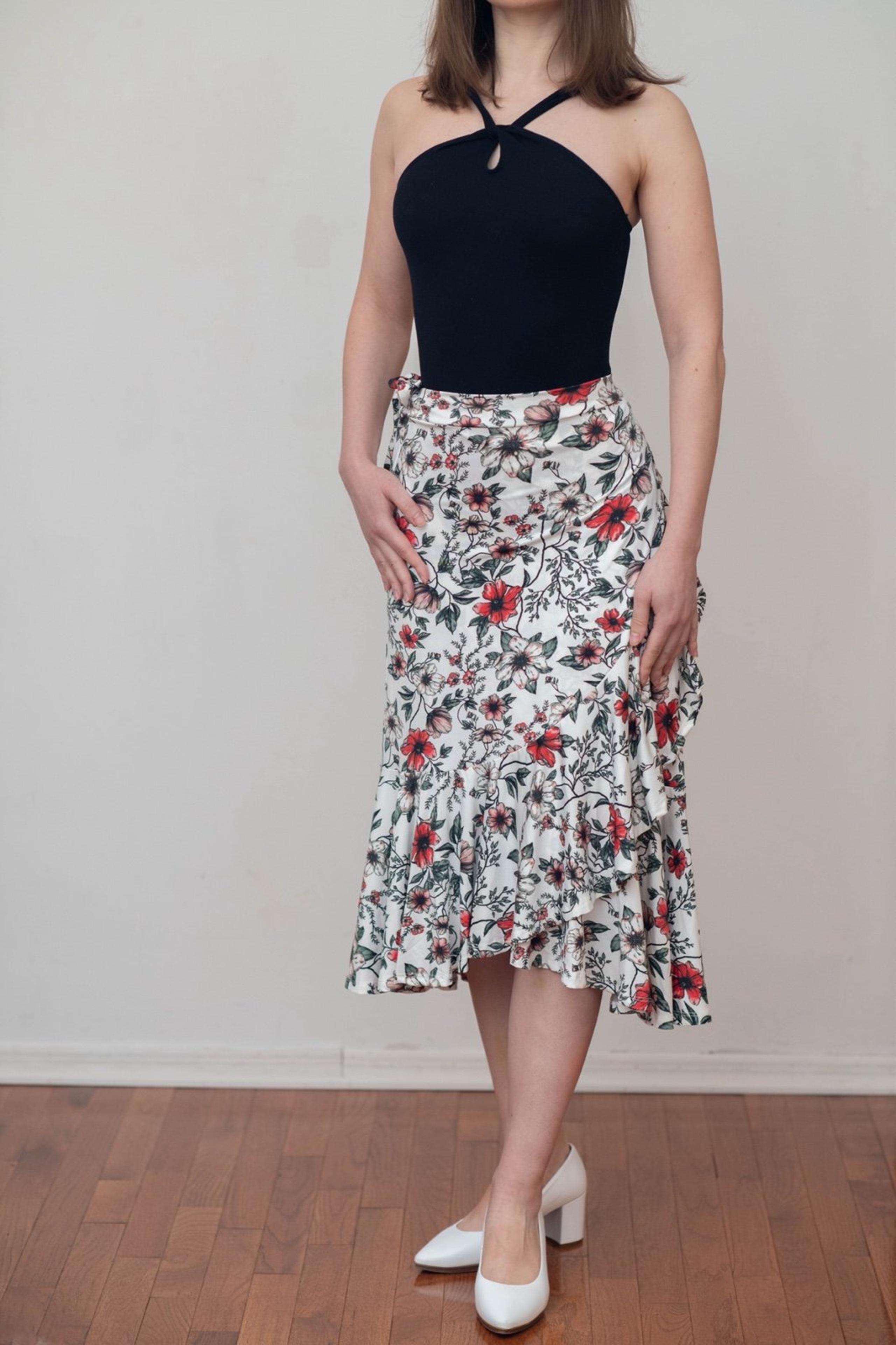 LuLaRoe bella A-line wrap skirt size md