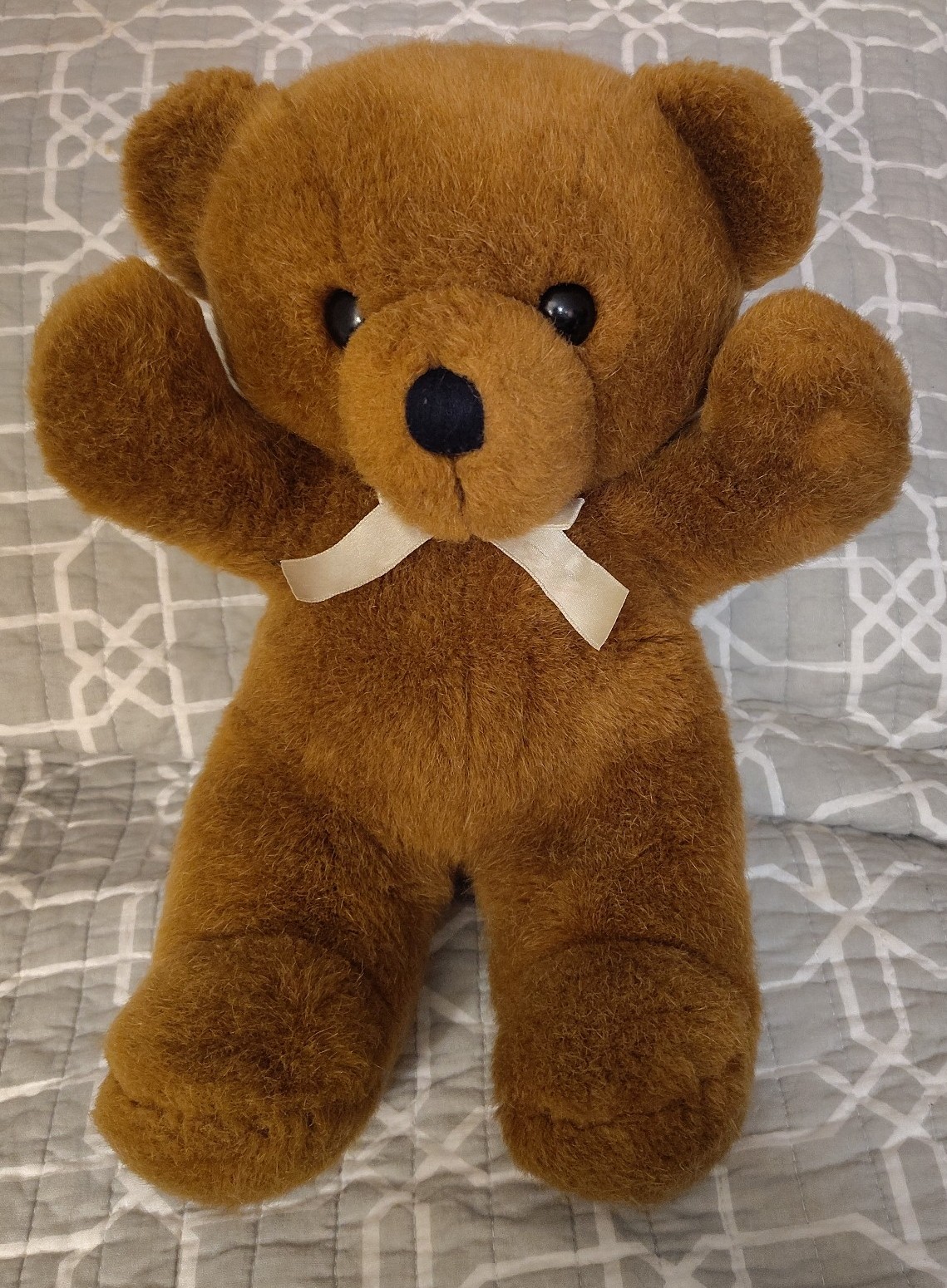 VTG Dakin Cuddles Bear 14" 1979