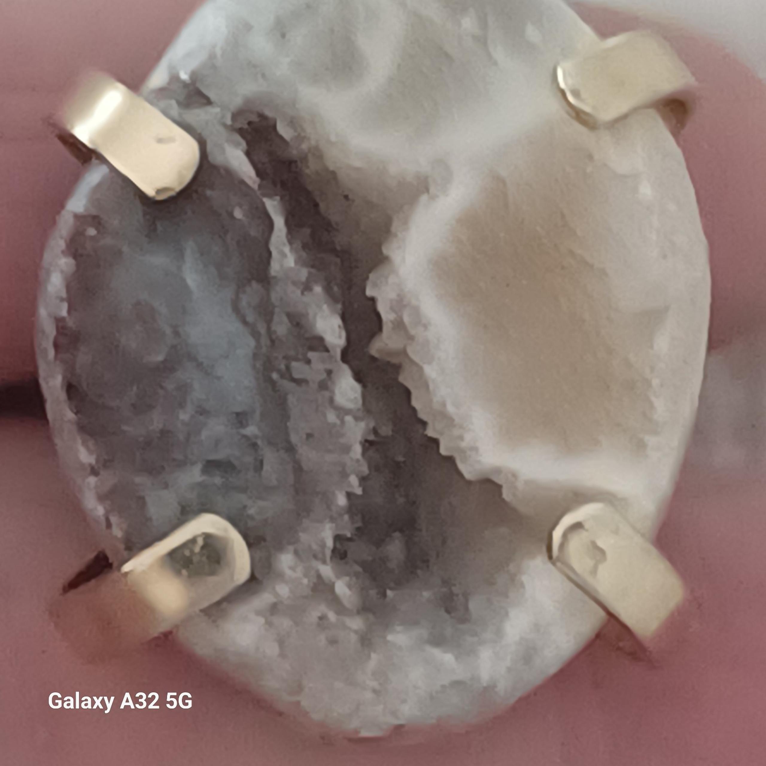 New- Beautiful GEODE RAW CRYSTAL gold tone RING- SZ 7-9