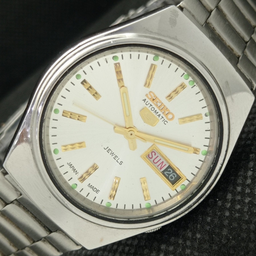 Vintage 1974 Seiko Automatic Mens Silver Watch W/daydate & Gold accents