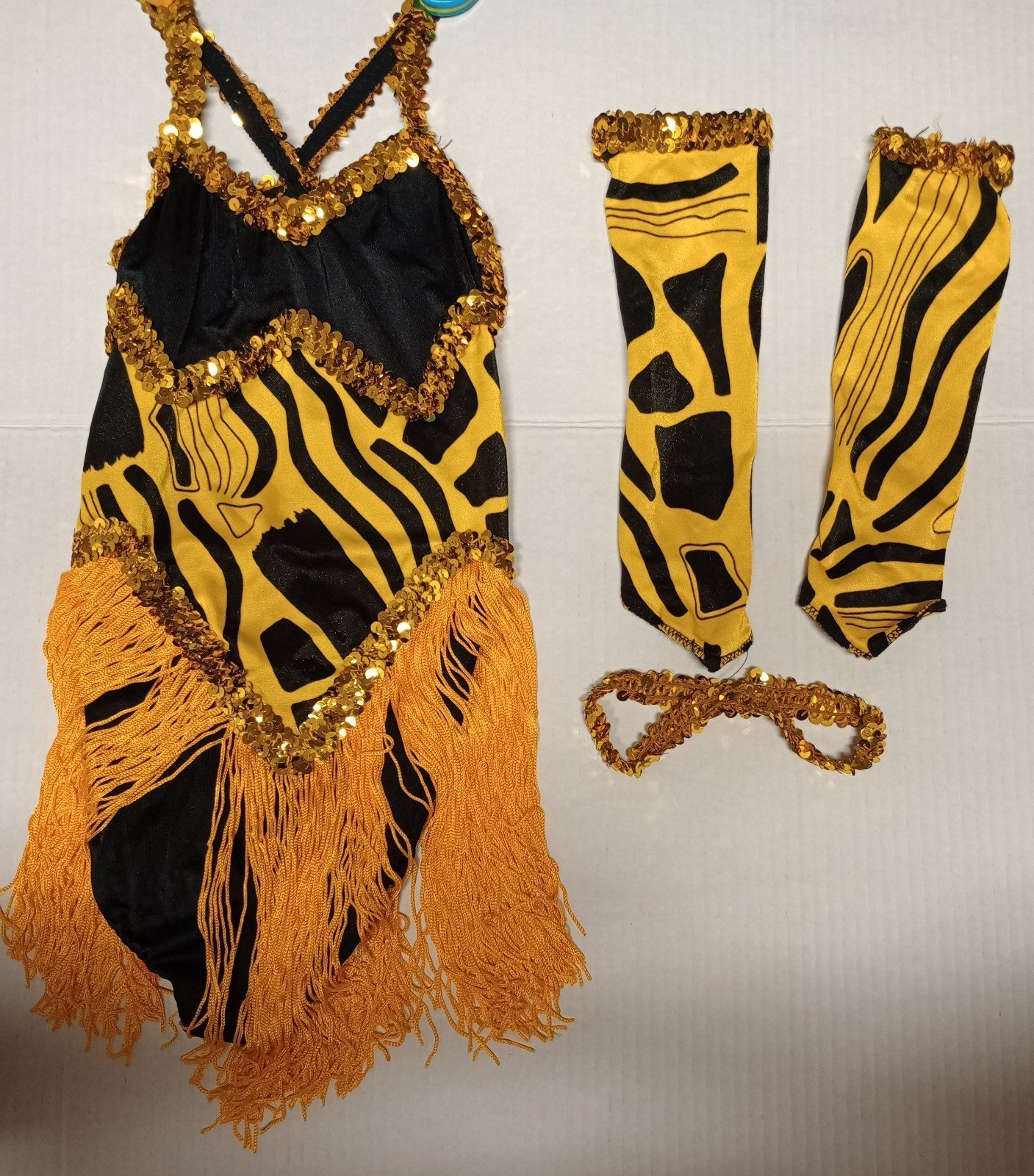 Leo's dance sequin outfit child sz large black & yellow, sequins fringe costume