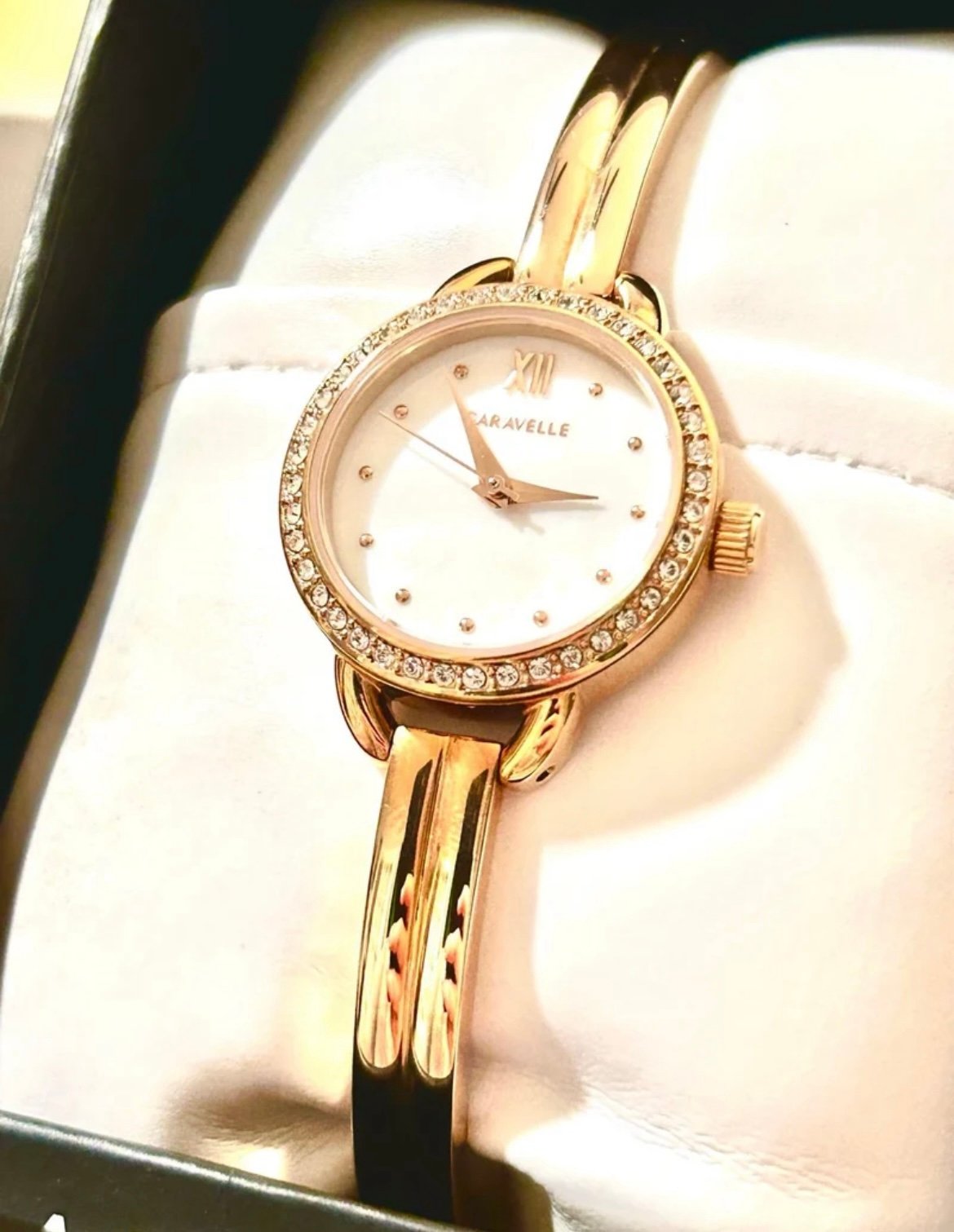 Watch Caravelle