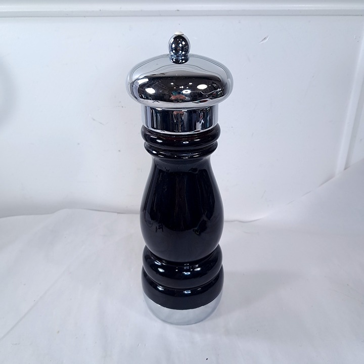 Vintage Williams Bounds Wooden Black salt Pepper Hand Grinder Mill WM Adjustable