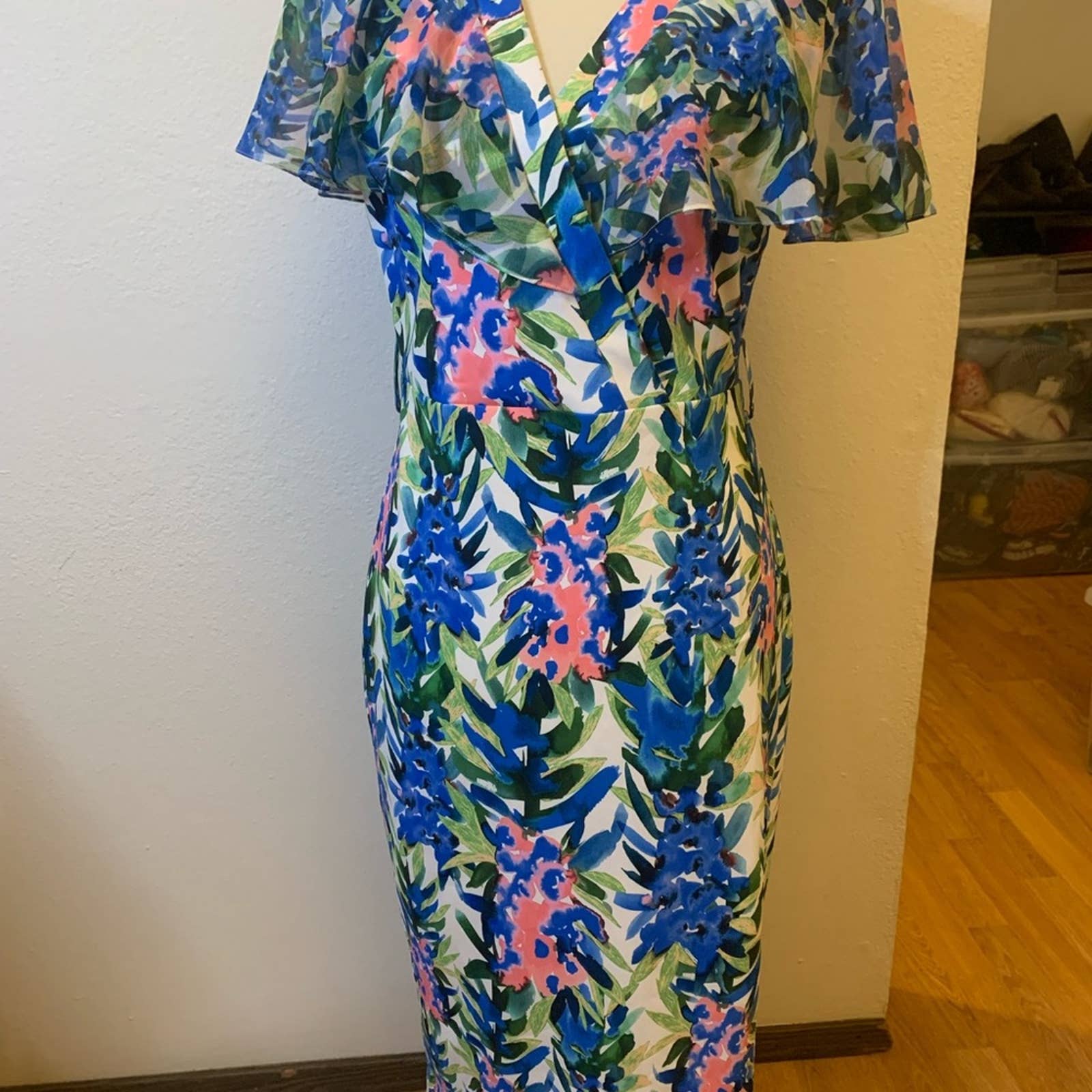 Badgley Mischka Flutter Sleeve Floral Dress