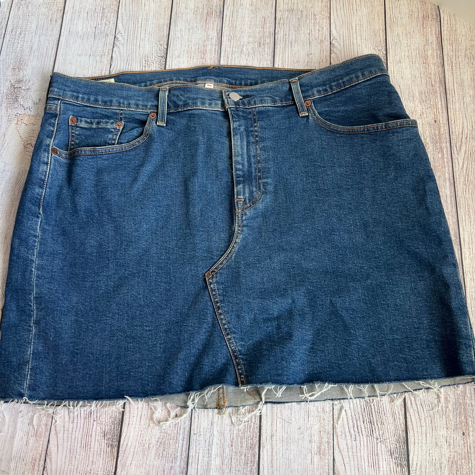 LEVI’S Raw Hem Denim Jean Skirt 18W