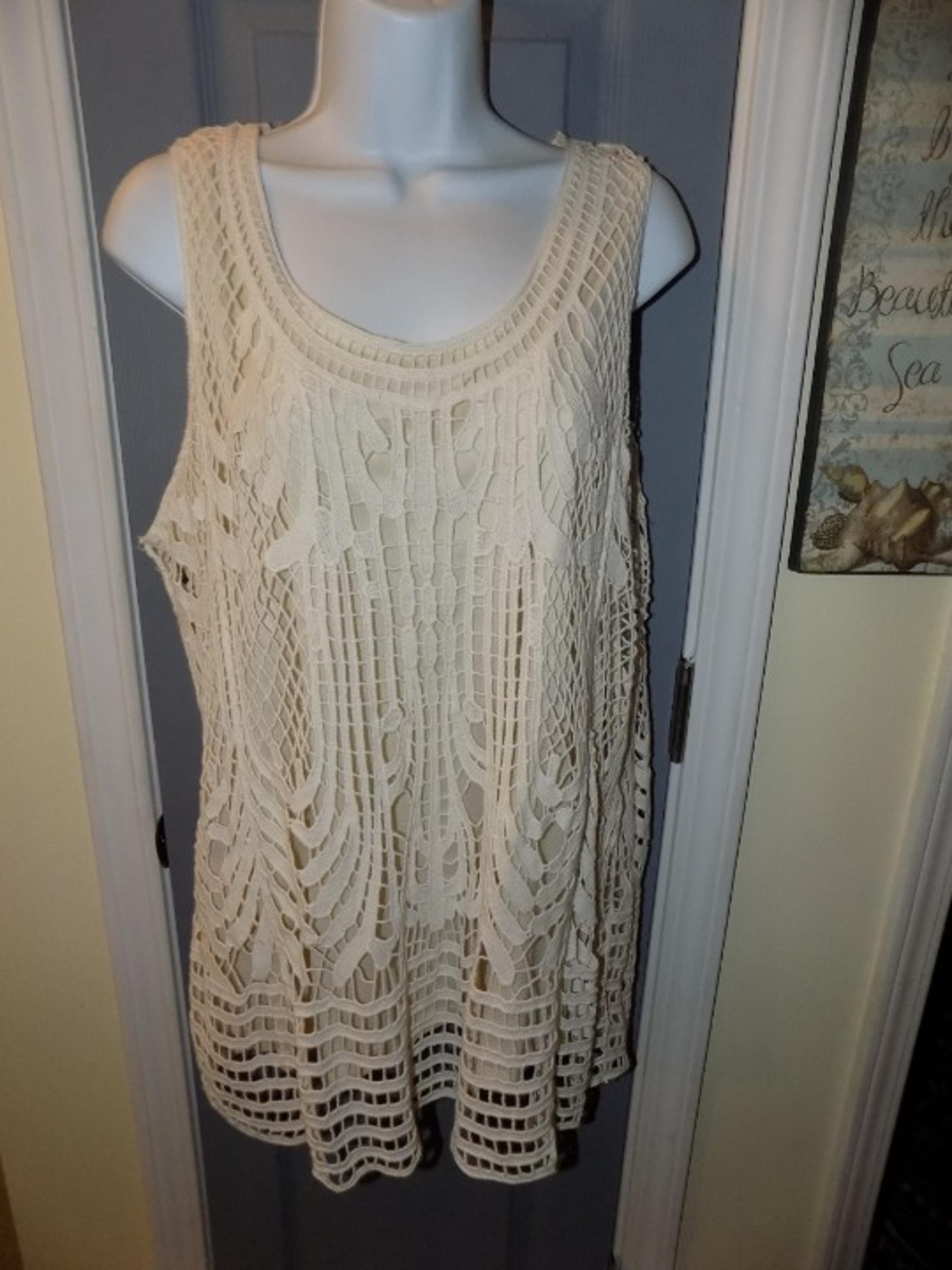 CJ BANKS BEIGE CROCHET TANK TOP SIZE 1X