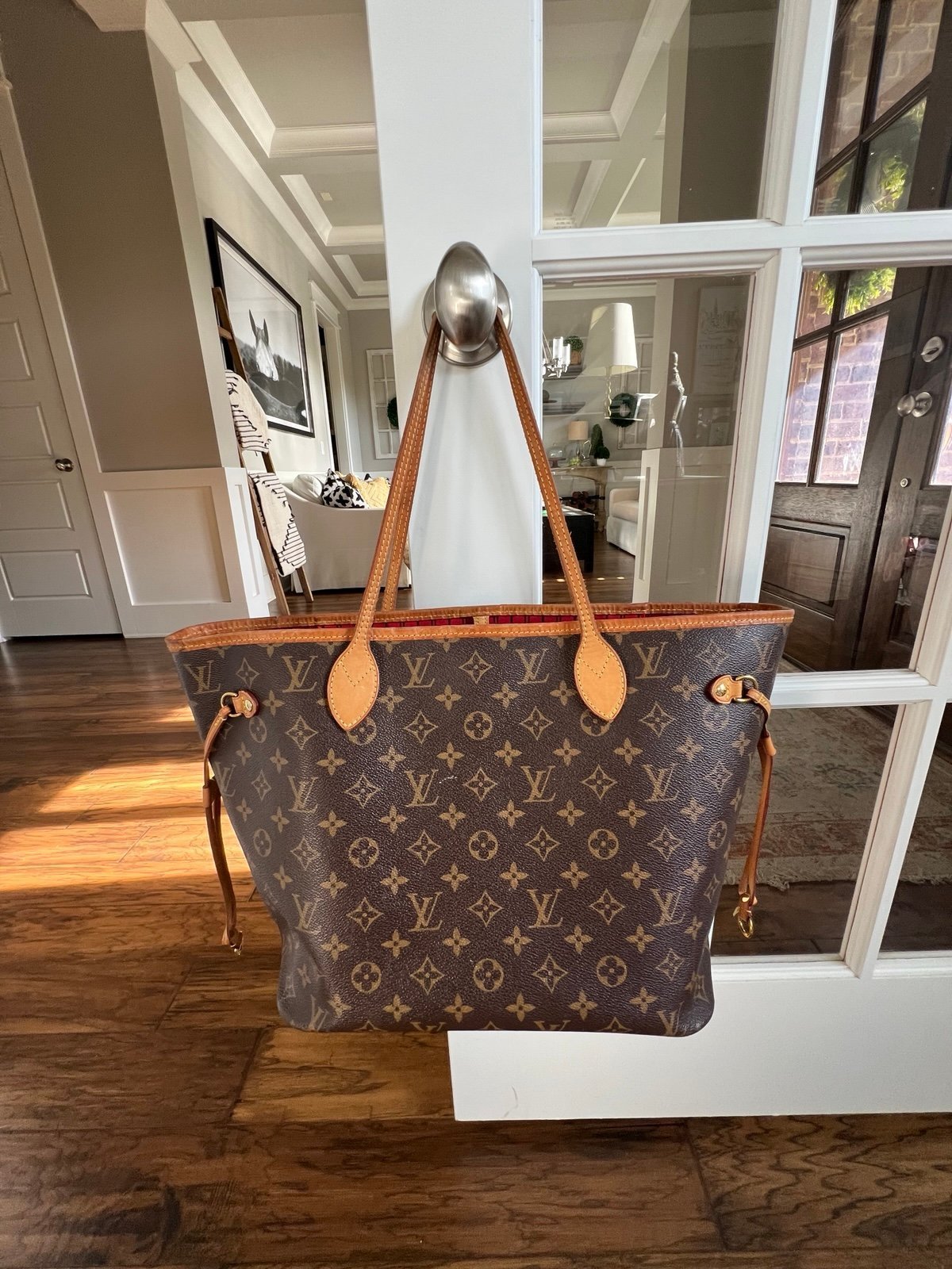 Louis Vuitton Neverfull MM Monogram with Clutch – Gently Used