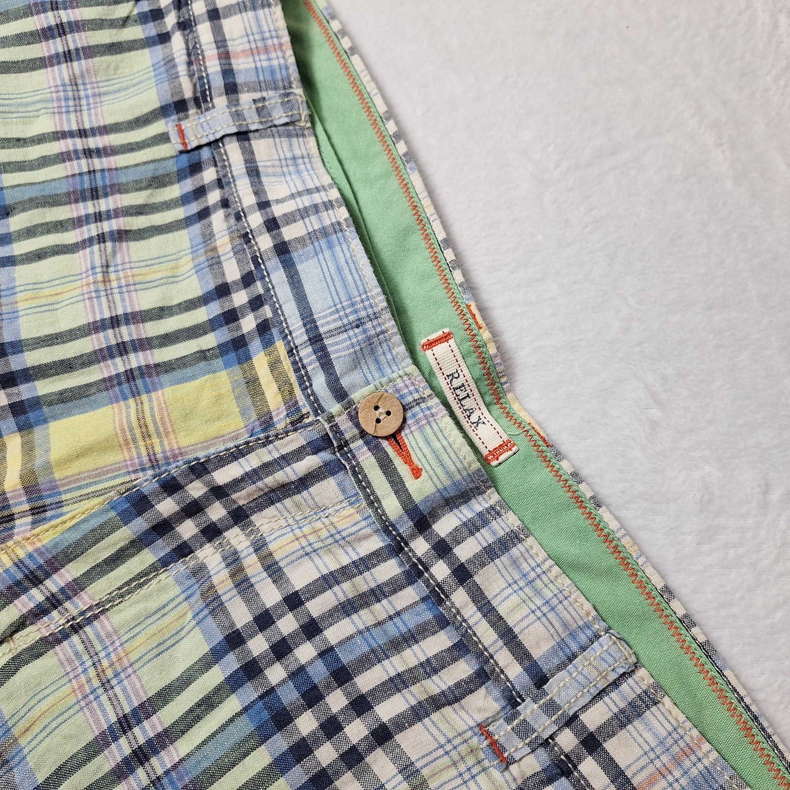 TOMMY BAHAMA Relax Linen Shorts Sz 42 Plaid Chino Coastal Vacation Summer Casual