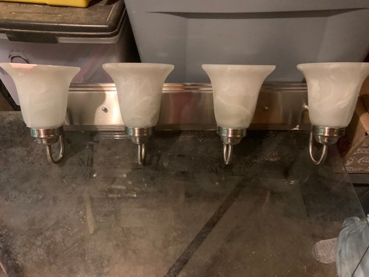 Bathroom vanity light ( 4 light bulbs fit)