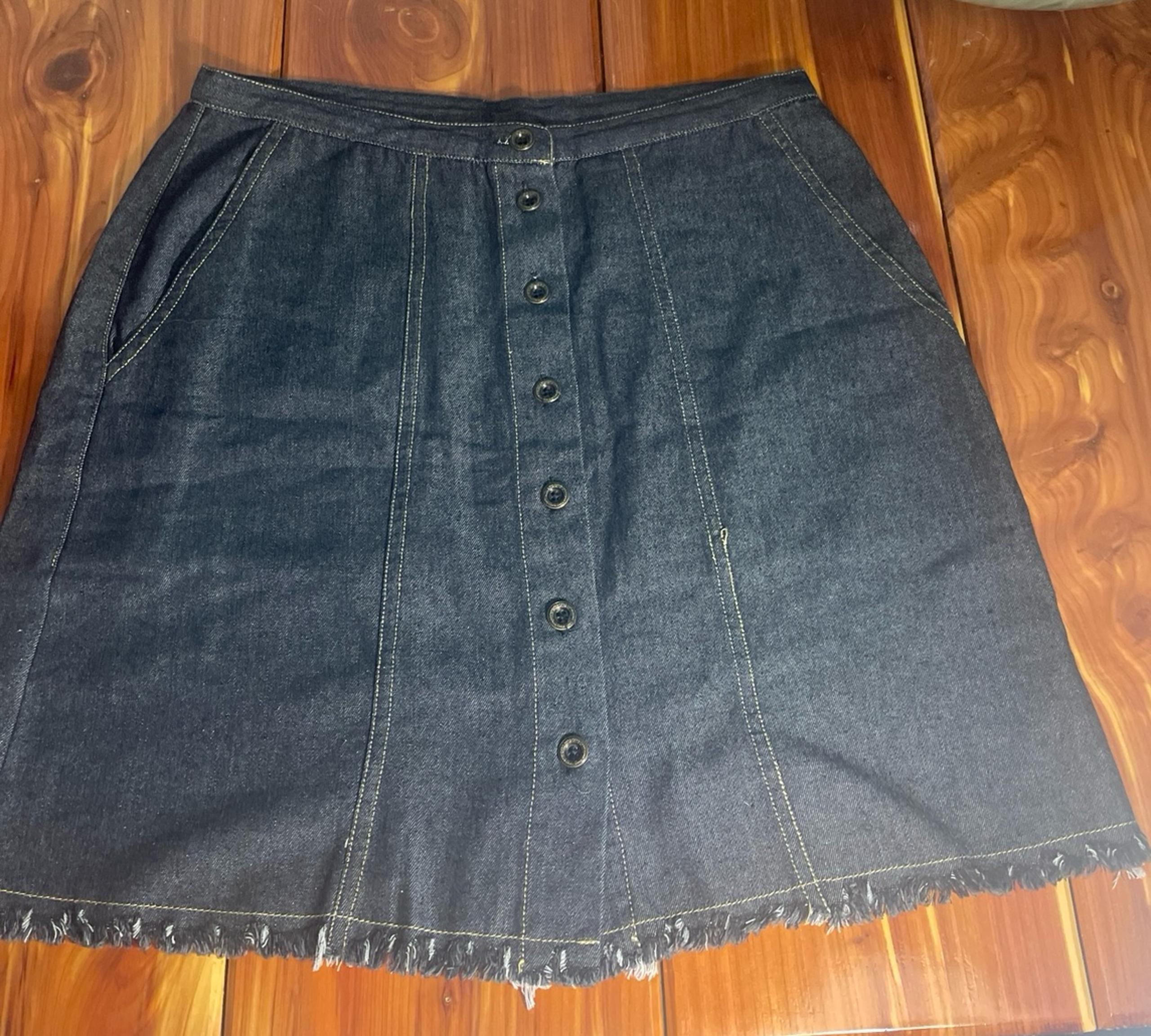 Black UMGEE brand mini skirt