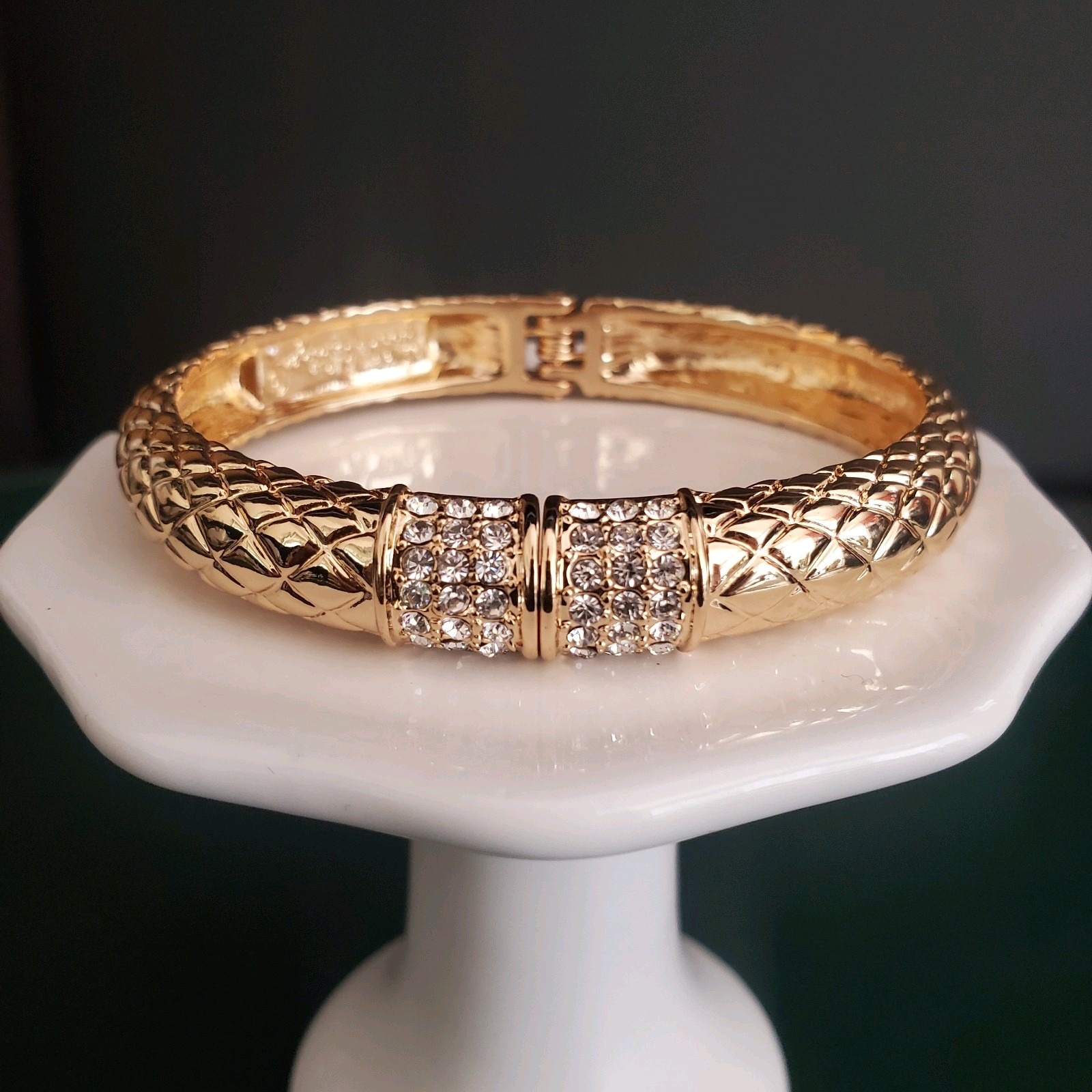 Lilly Pulitzer Sea Fan Hinged Bangle Gold Plated Mermaid Scales Crystal Accents