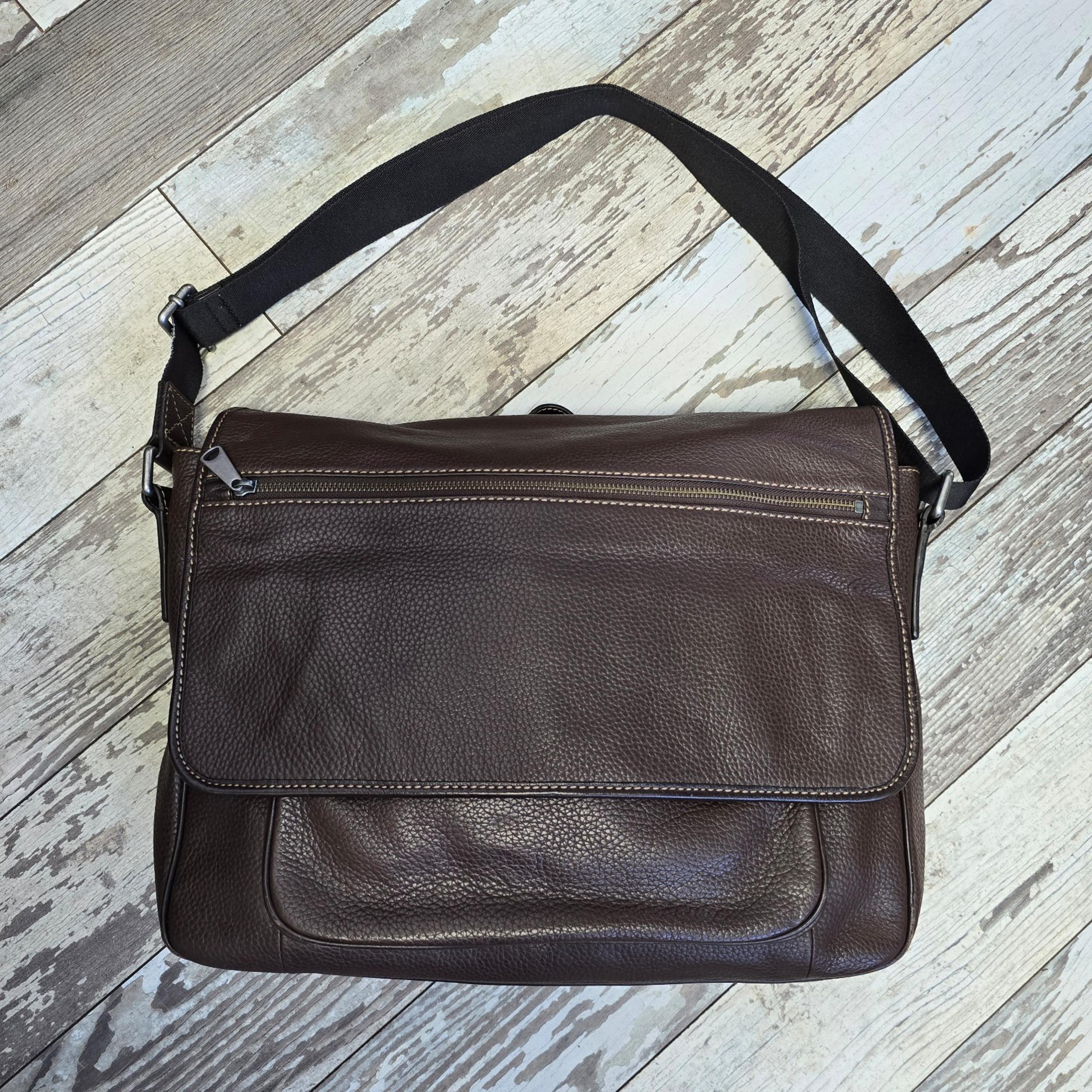 Fossil Pebble Leather Messenger Lap Top Bag